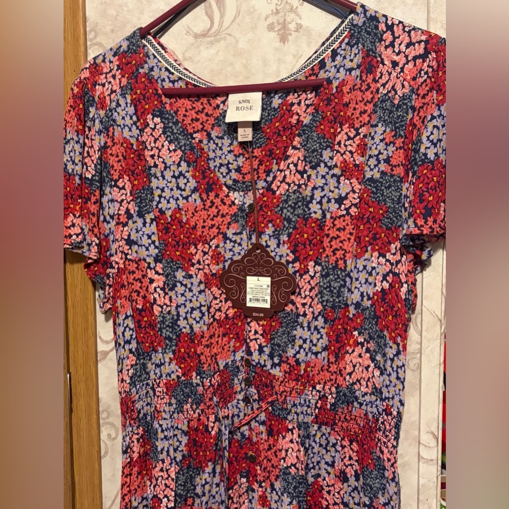 Beautiful Floral Print Short Flutter Sleeves V-neck Collar Dress